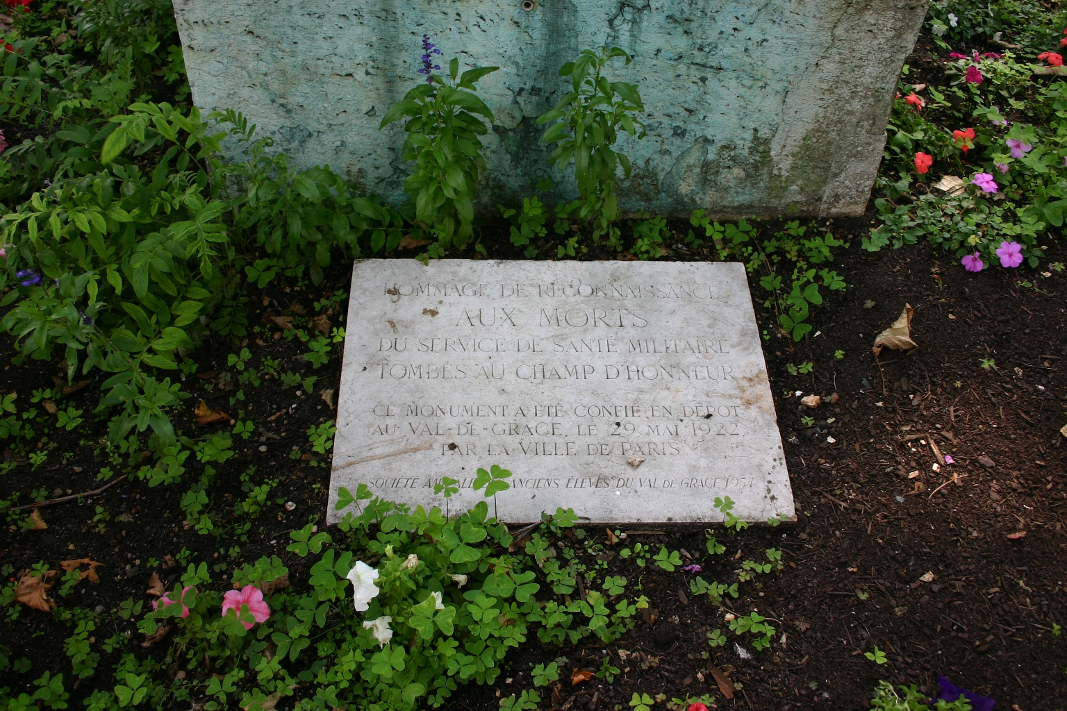 Military health service war memorial, Val-de-Grâce, Paris - 02.JPG